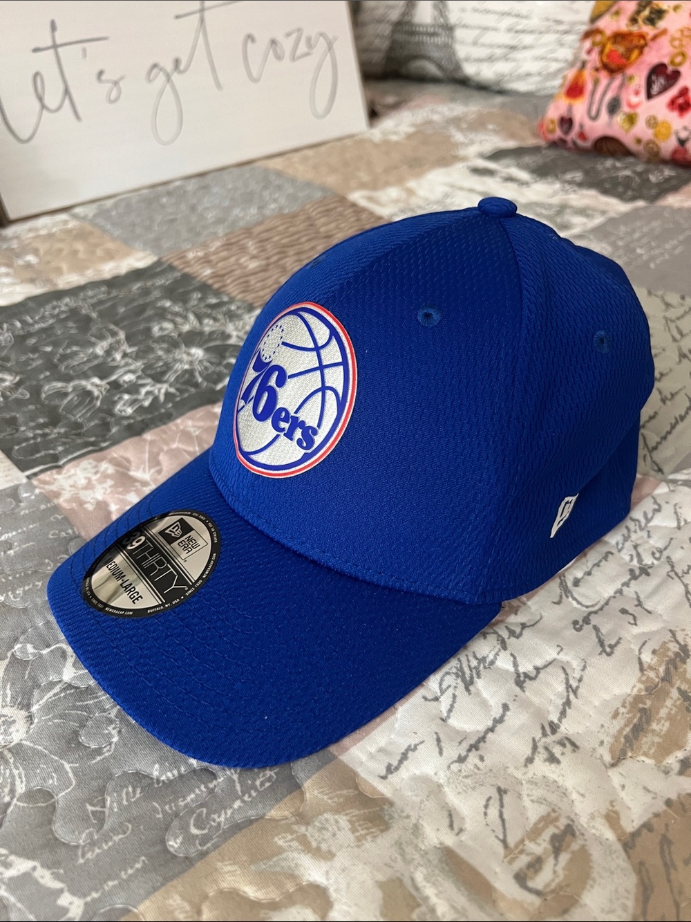 New Era 76ers Bold Blue 39THIRTY Stretch Fit Hat - Picture 2 of 9